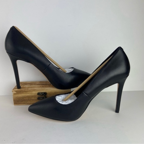 BCBGeneration • Skie Pointy Toe Pumps - Picture 2 of 15